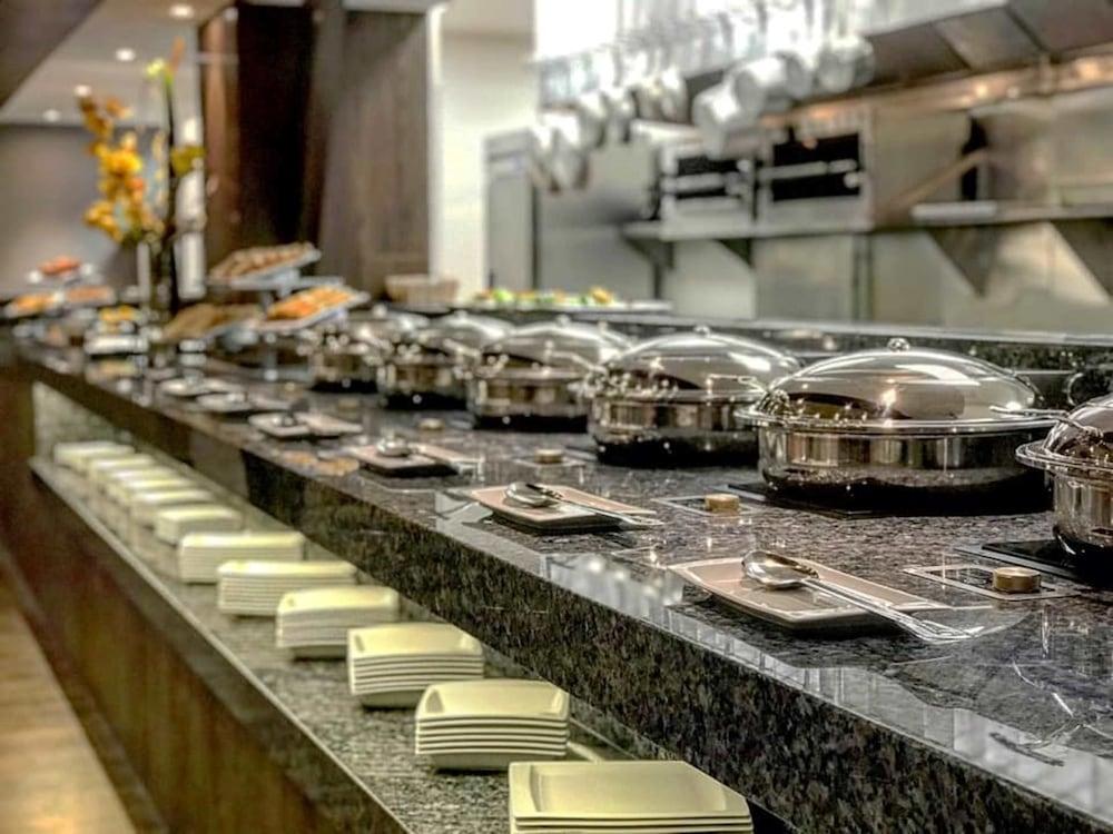 Galeria Plaza Irapuato Hotel ภายนอก รูปภาพ